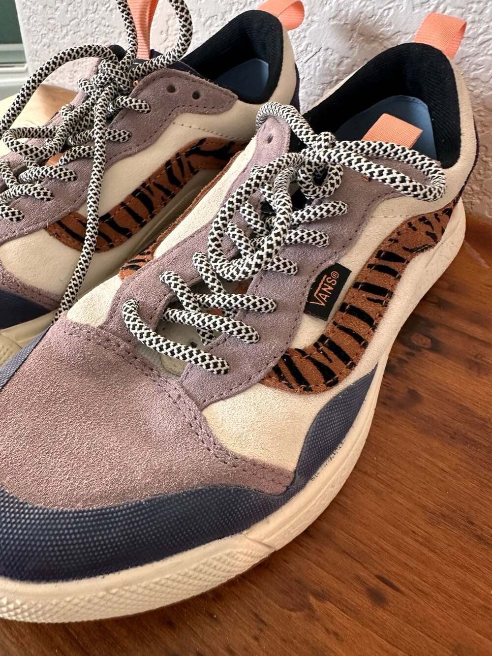 Vans UltraRange EXO SE Animal Stripes Sneakers Size Men 6.0 Women 7.5